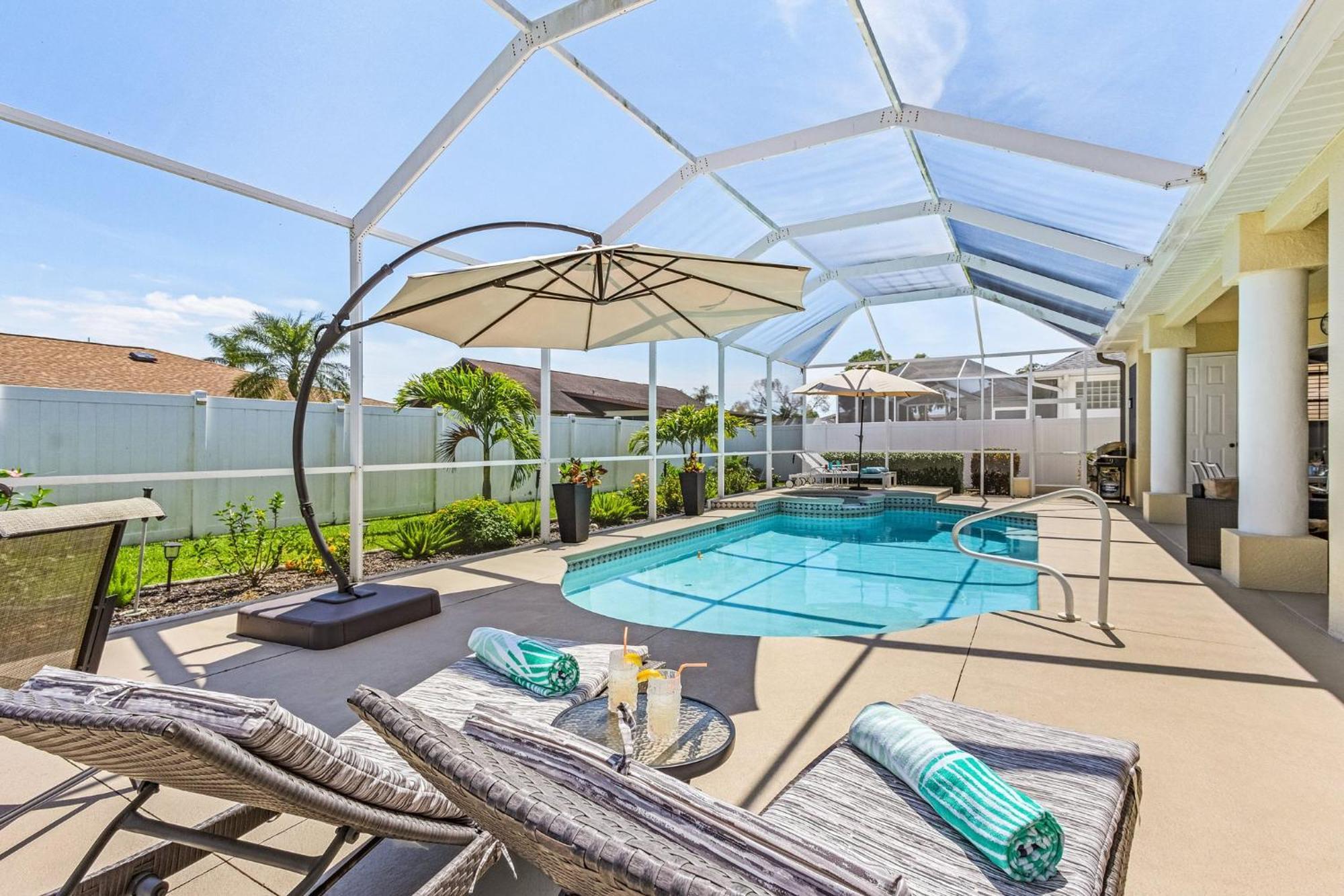 Villa-Haze, Lots Of Privacy, Solar & Electric Heated Pool And Spa Cape Coral Exterior photo